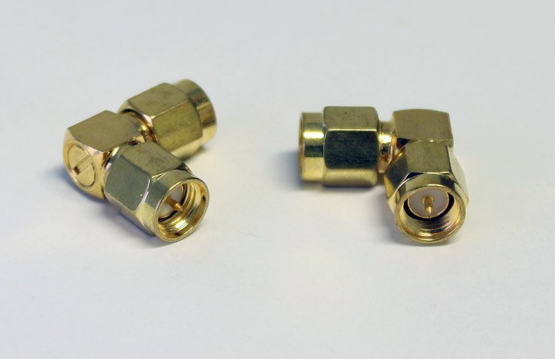 Adapter SMA male to SMA male angled