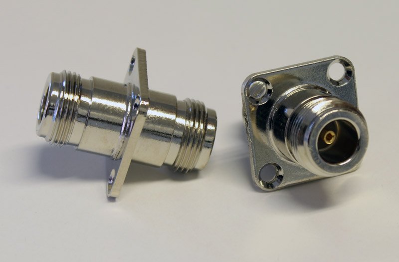 Adapter N-female to N-female for panel mounting