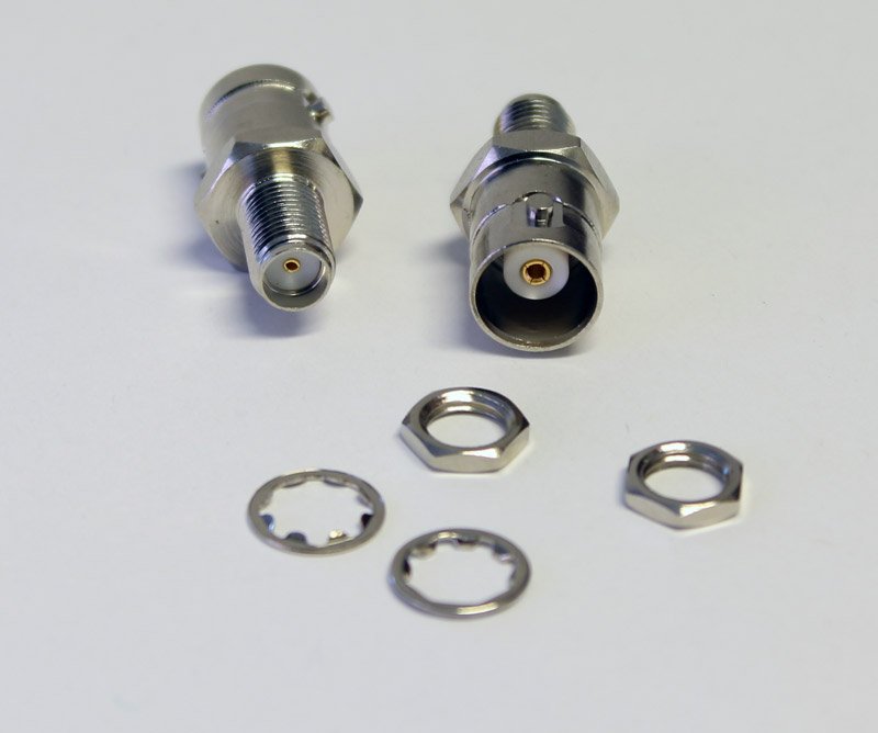 Adapter SMA female to BNC female mountable